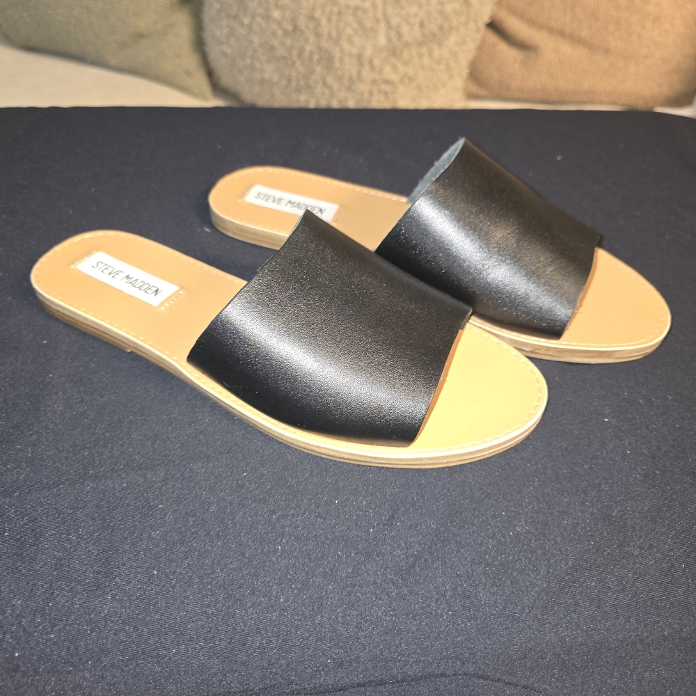 Steve Madden Women's Black and Tan Slide Sandals